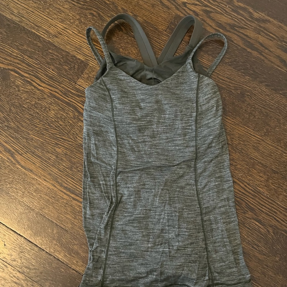 Lululemon top